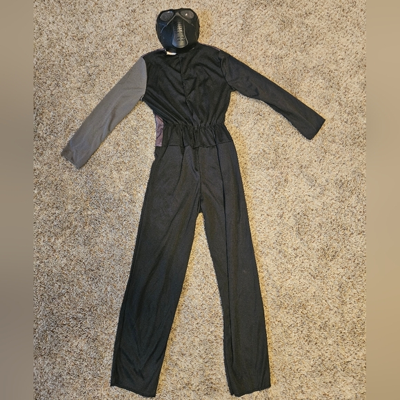 Winter Solider Costume, Size Small - Picture 5 of 5